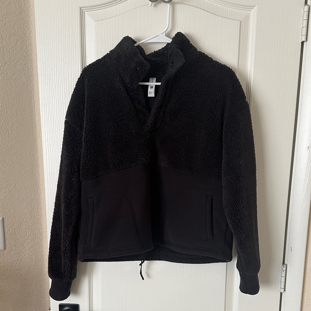 Black Fleece Pullover Jacket